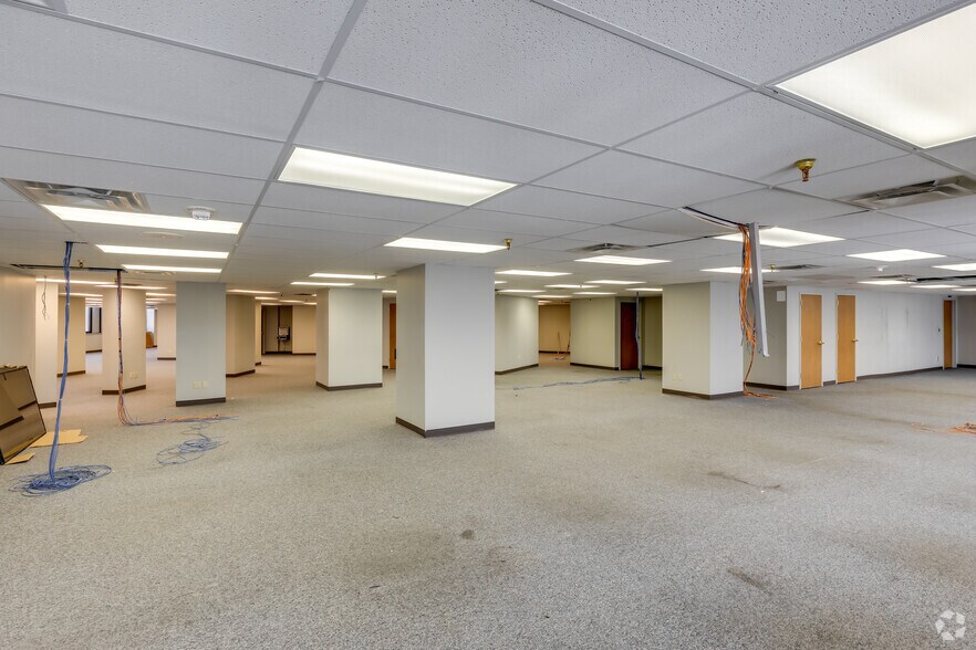 Photo of 18th Floor Ste 60-1800