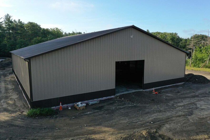 More Photos Of 5 Goddard Rd, Northborough Warehouse For Lease