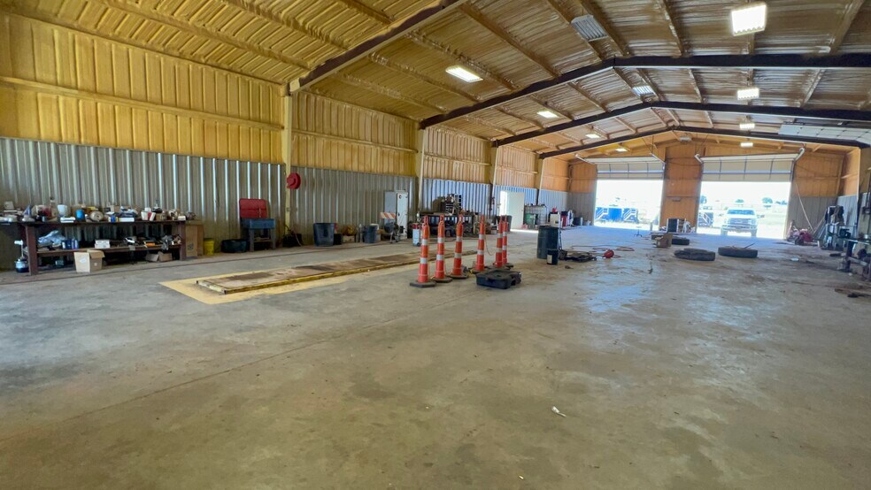 More Photos Of 13616 N 2920 Rd, Dover Warehouse For Sale