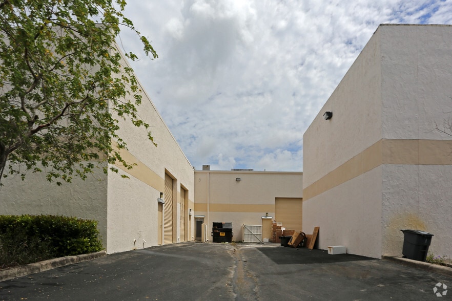 More Photos Of 6451 E Rogers Cir, Boca Raton Light Manufacturing For Lease
