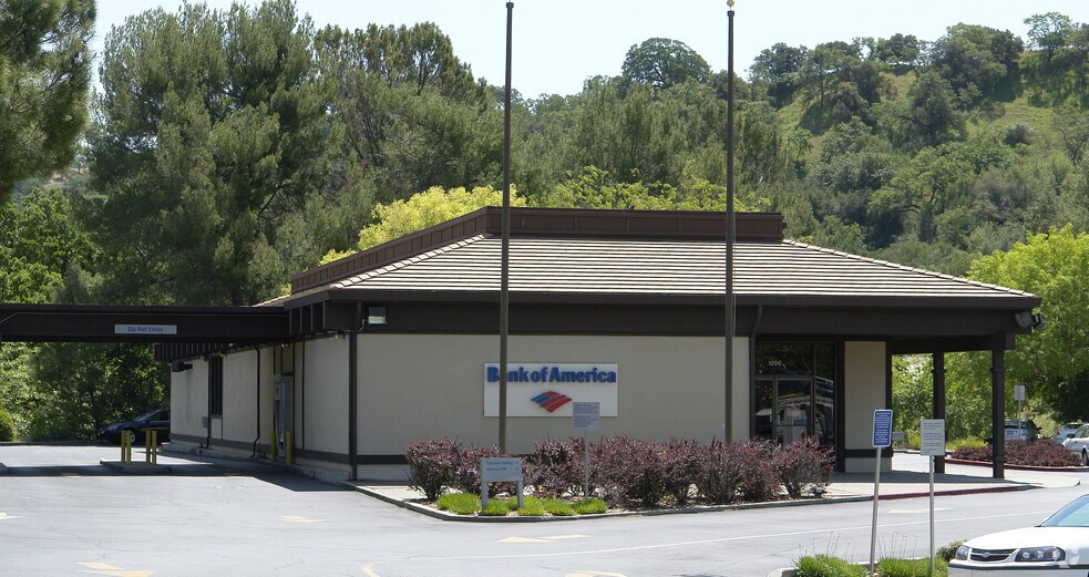 Primary Photo Of 1200 Rossmoor Pky, Walnut Creek Bank For Lease