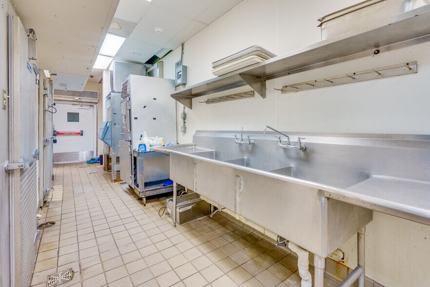 More Photos Of 3162 S Atlantic Ave, Daytona Beach Shores Restaurant For Sale