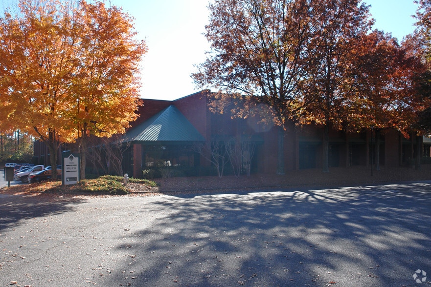 More Photos Of 1100 Northmeadow Pky, Roswell Unknown For Lease
