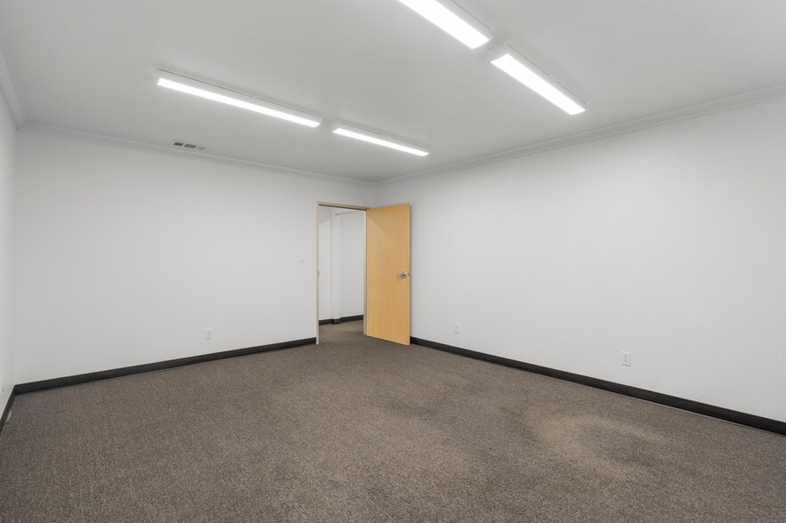 More Photos Of 2505 Amaral Ct, Hayward Warehouse For Sale