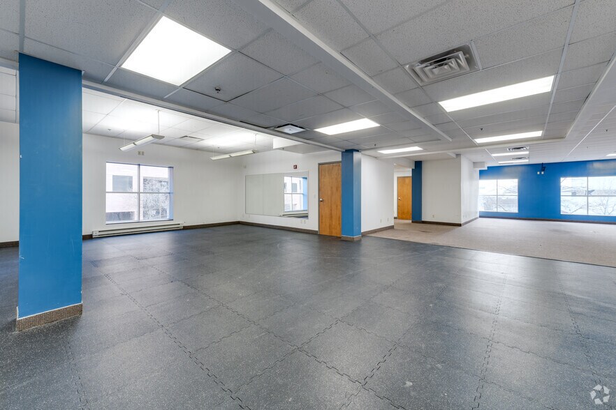 More Photos Of 119 N Washington Sq, Lansing Medical For Sale