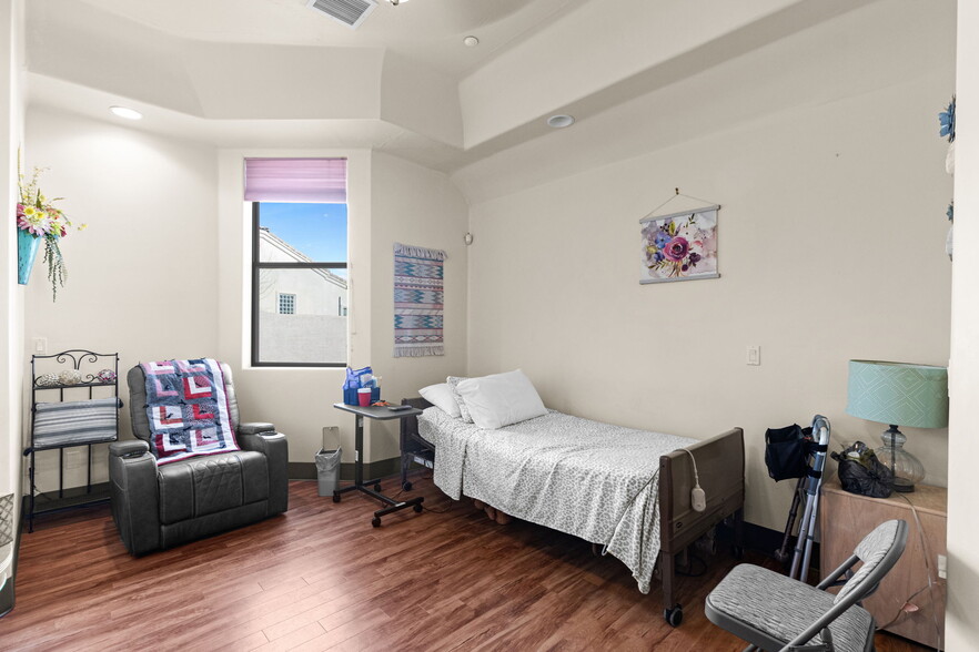 More Photos Of 10027 E Hillview St, Mesa Assisted Living For Sale