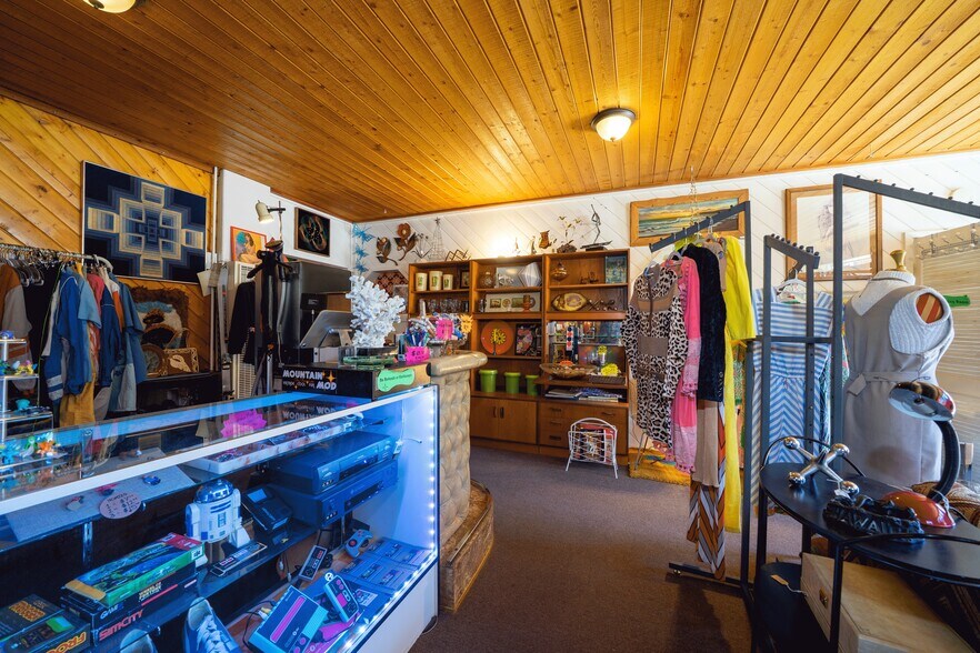 More Photos Of 41248 Big Bear Blvd, Big Bear Lake Storefront Retail Office For Sale