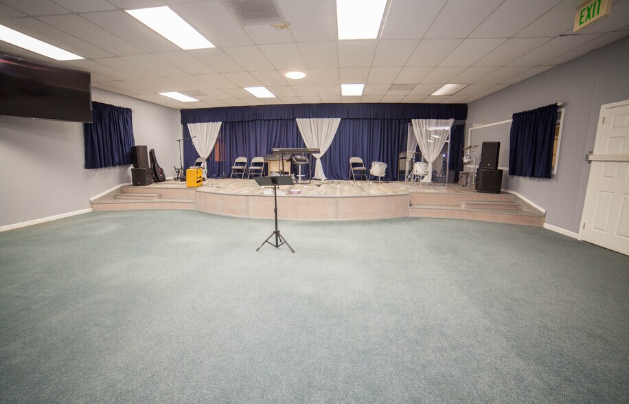 More Photos Of 3563 San Pablo Dam Rd, Richmond Freestanding For Sale