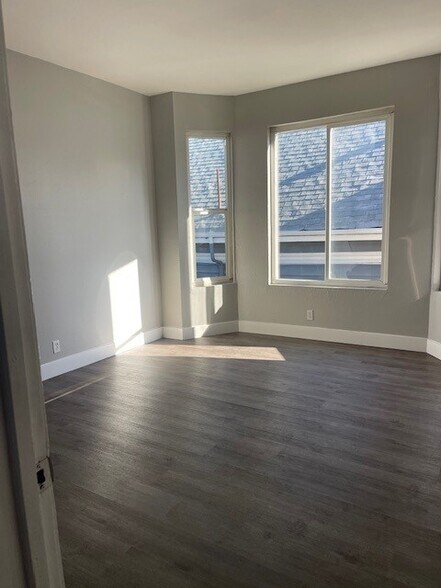More Photos Of 848 International Blvd, Oakland Apartments For Sale
