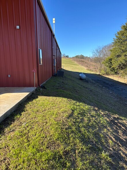 More Photos Of 725 W Highway 25 70, Dandridge Industrial For Sale