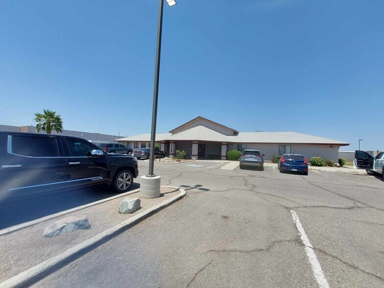 More Photos Of 3180 E 40th St, Yuma Office For Sale