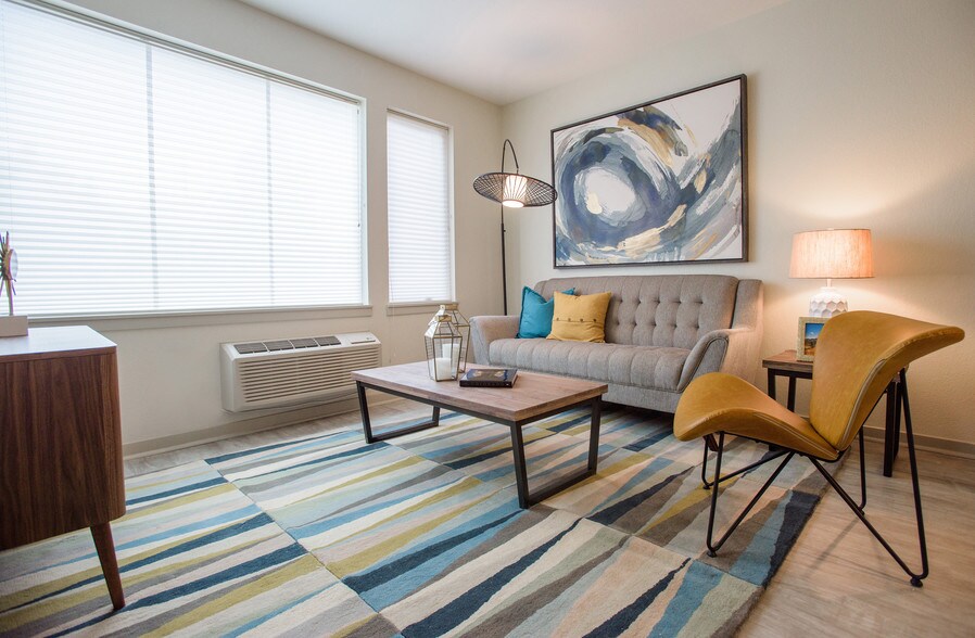 More Photos Of 2424-2434 W Caithness Pl, Denver Apartments For Lease