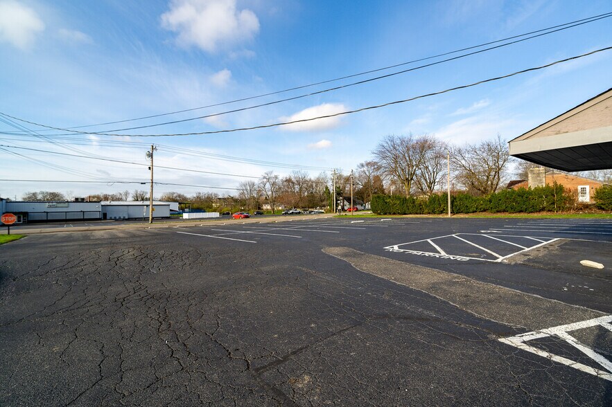 More Photos Of 6962 Coles Rd, Middletown General Retail For Sale
