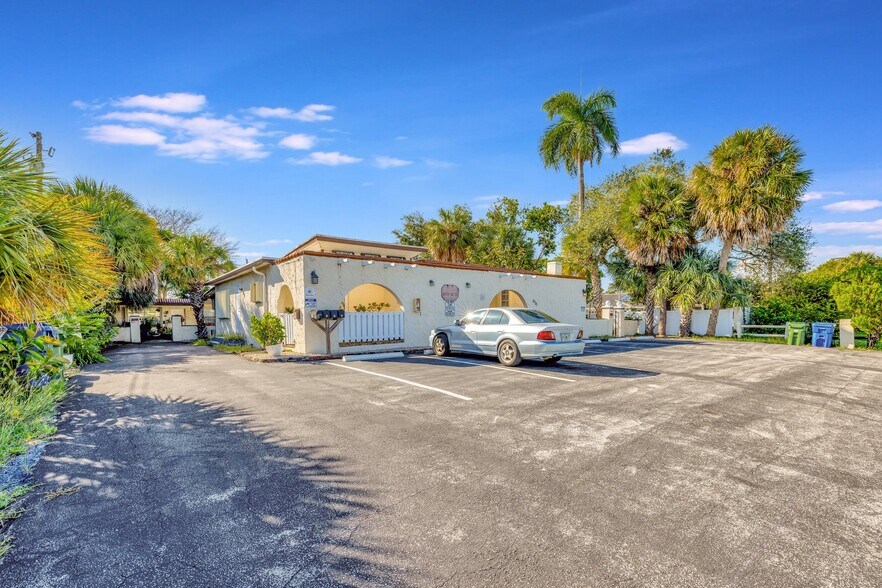 More Photos Of 2731 NE 1st Ter, Wilton Manors Apartments For Sale