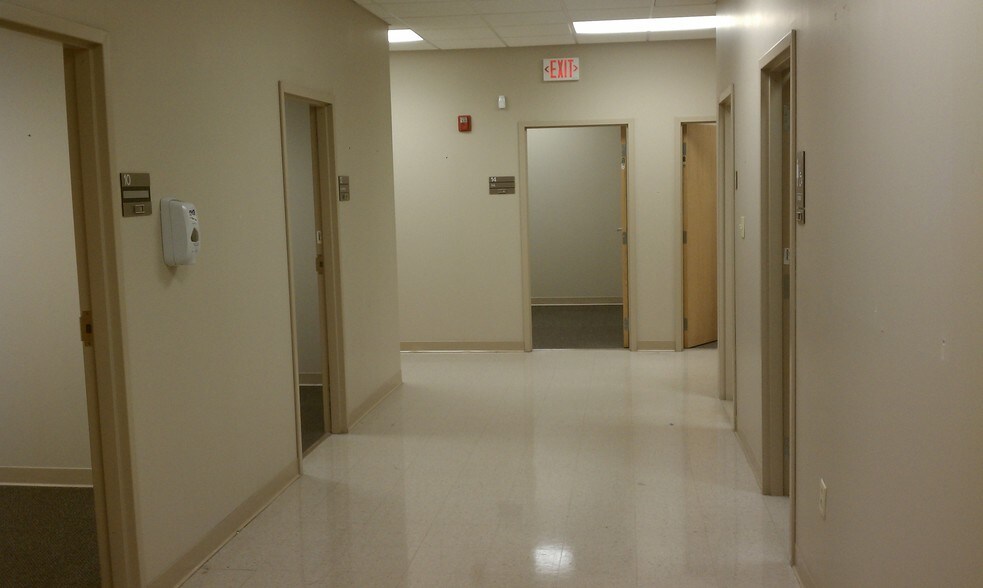 More Photos Of 711 John St, Evansville Office For Lease