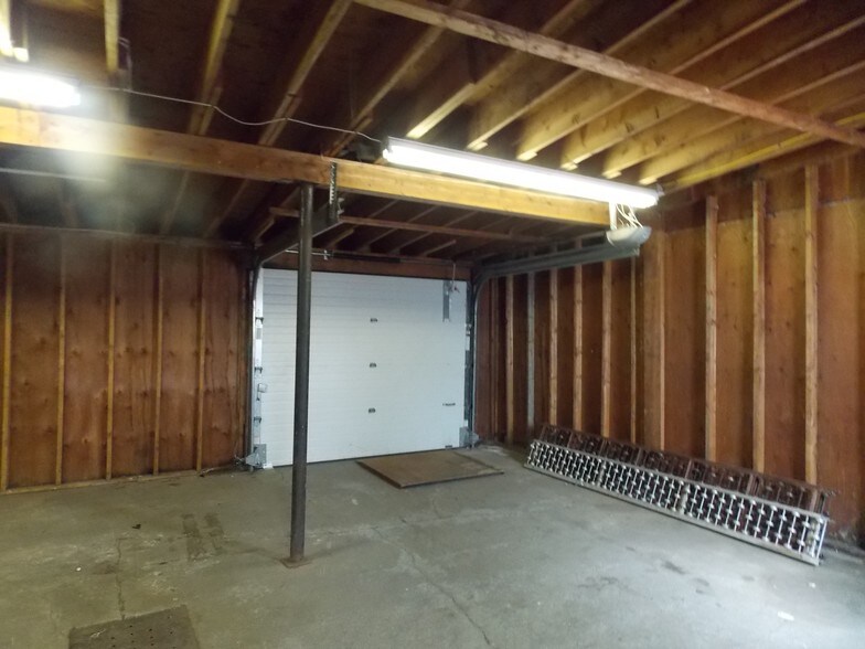 More Photos Of 36 Dr Foote Rd, Colchester Flex For Sale