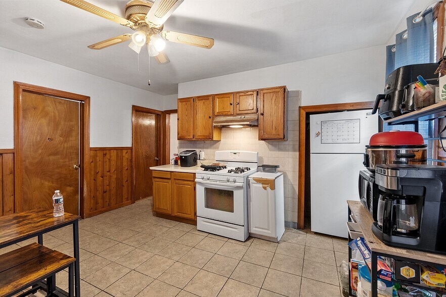 More Photos Of 13 Groton Pl, Worcester Apartments For Sale