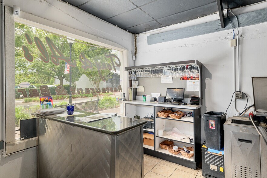 More Photos Of 14960 Main St, Alachua Restaurant For Lease