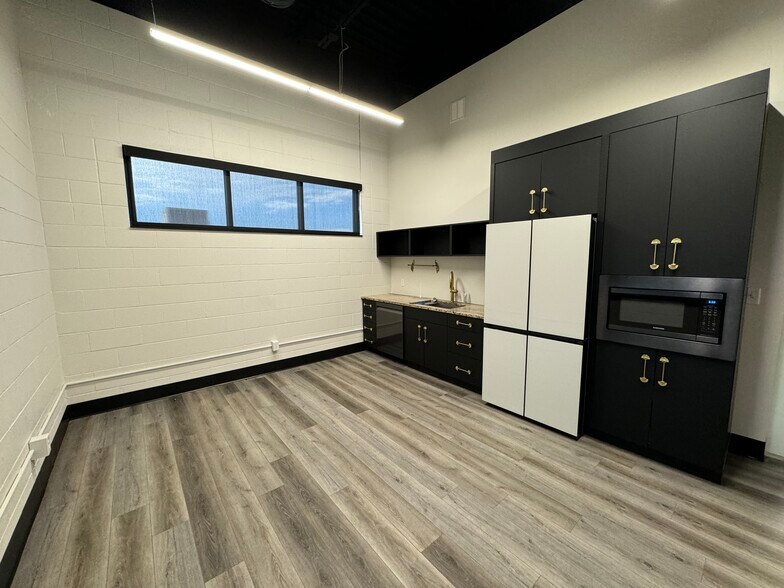 More Photos Of 1363 Horizon Ave, Lafayette Warehouse For Lease