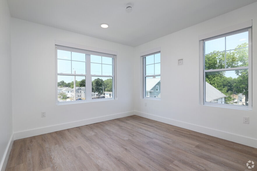 More Photos Of 128 Maple St, Danvers Apartments For Lease