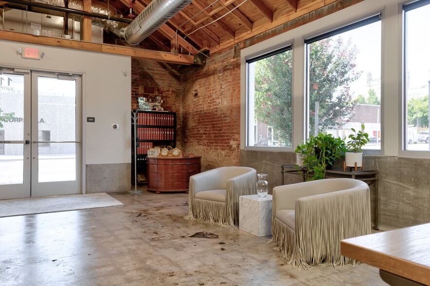More Photos Of 111 NW 8th St, Oklahoma City Office For Sale