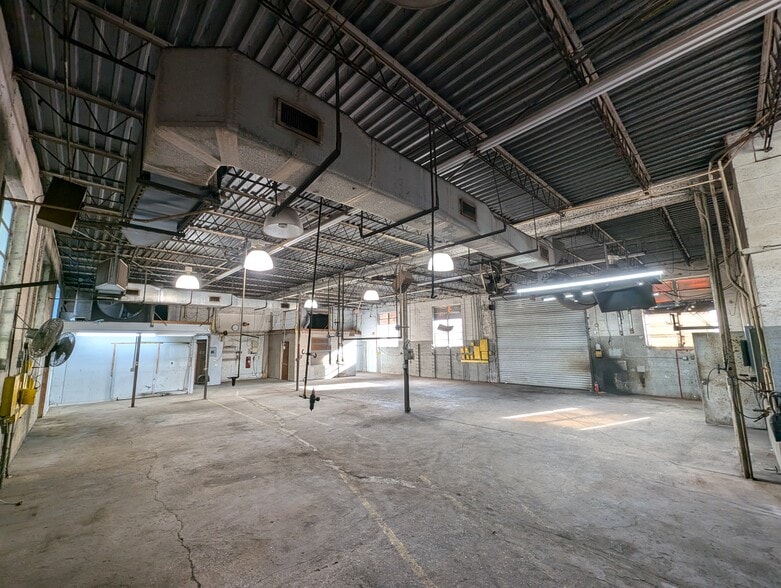 More Photos Of 1245 16th St, Vero Beach Manufacturing For Sale