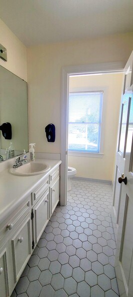 More Photos Of 1903 Wrightsboro Rd, Augusta Medical For Lease