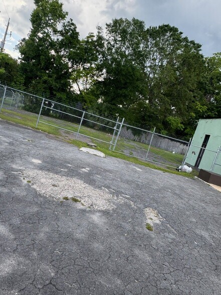 More Photos Of 2126 Blanding Blvd, Jacksonville Storefront For Lease