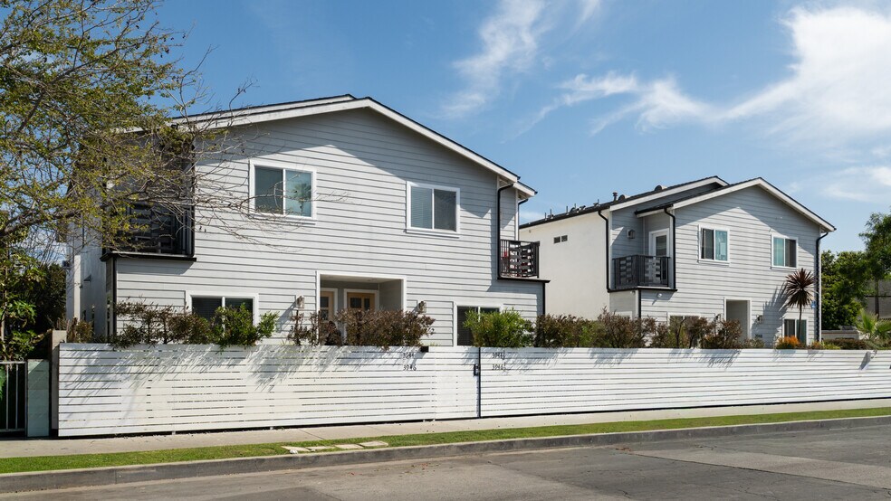 More Photos Of 3944 S Budlong Ave, Los Angeles Apartments For Sale