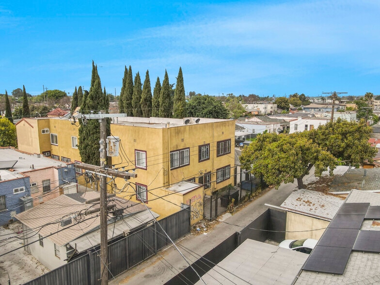 More Photos Of 1061 W 57th St, Los Angeles Apartments For Sale