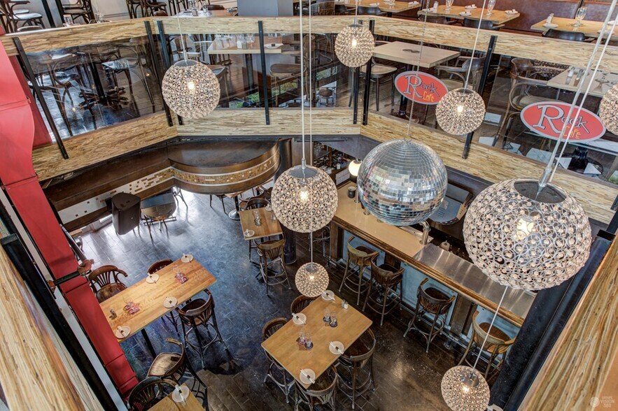 More Photos Of 11820-11900 Av 1Re, Saint-georges Restaurant For Sale