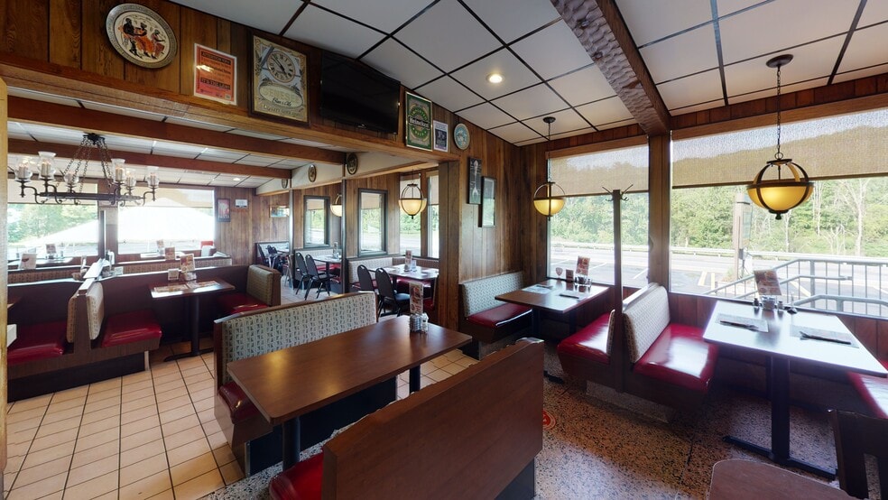 More Photos Of 2576 Route 611, Scotrun Restaurant For Sale