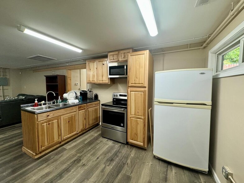 More Photos Of 715 N Kanawha St, Beckley Freestanding For Lease