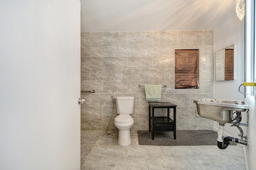 More Photos Of 3414 Deer Hill Rd, Lafayette Healthcare For Sale