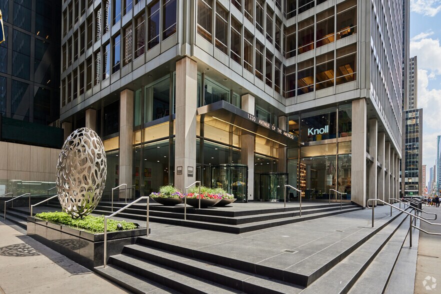 More Photos Of 1330 Avenue of the Americas, New York Office For Lease