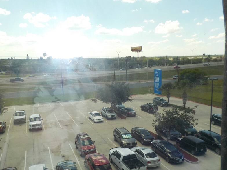 More Photos Of 5700 N Exp 77/83, Brownsville Medical For Lease
