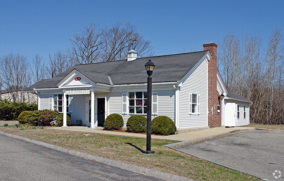 More Photos Of 650 Portsmouth Ave, Greenland Freestanding For Sale