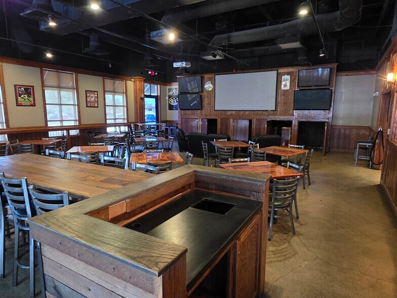 More Photos Of 7625 N La Cholla Blvd, Tucson Restaurant For Lease