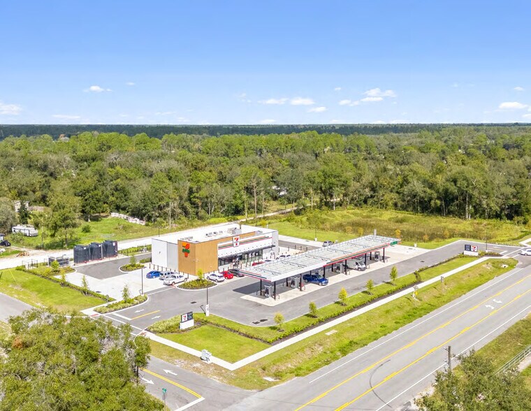 More Photos Of 600 E 5th Ave, Eagle Lake Service Station For Sale