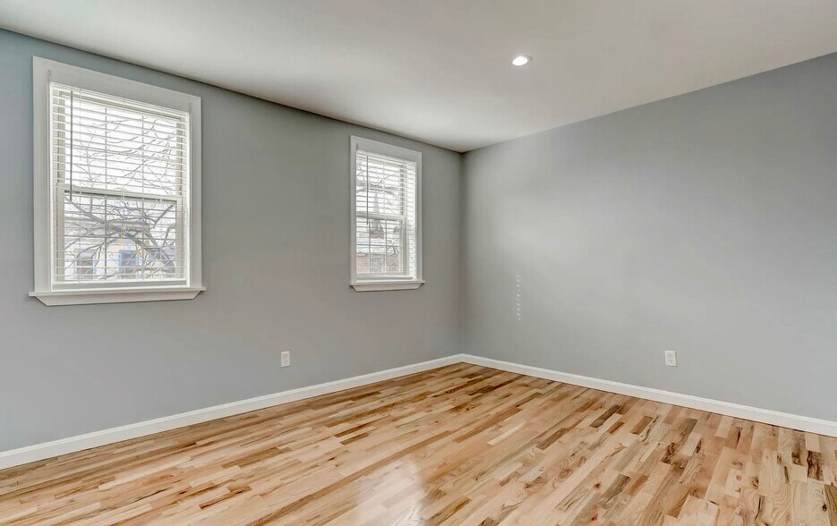 More Photos Of 1049 S Charles St, Baltimore Storefront Retail Residential For Sale