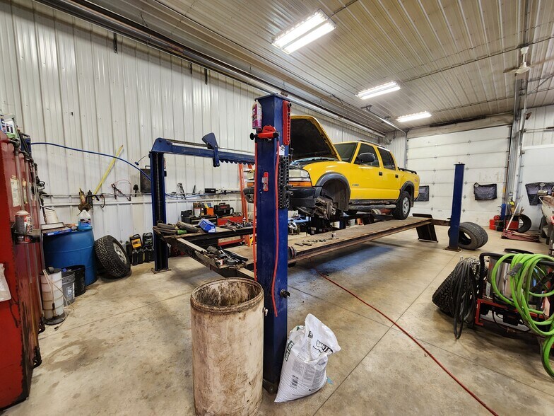 More Photos Of 310 Highway 71, Sioux Rapids Auto Repair For Sale