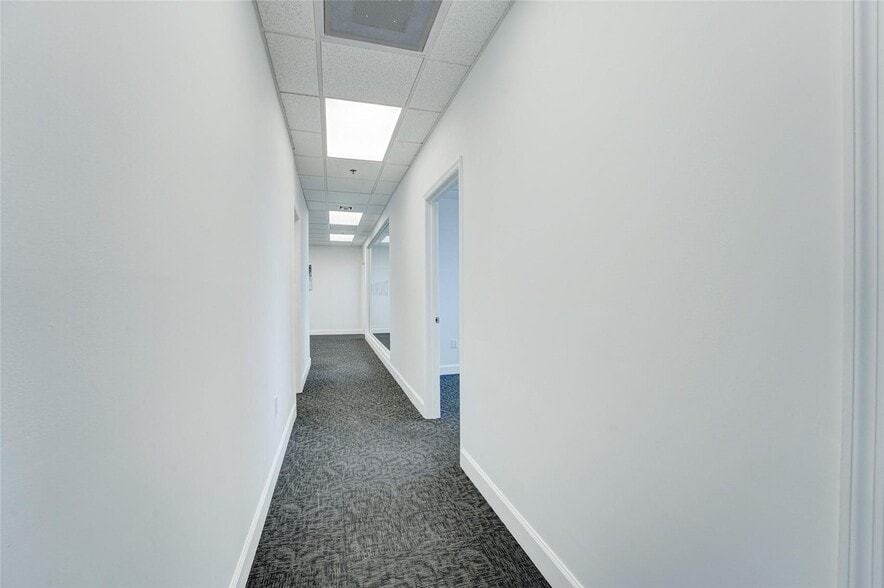 More Photos Of 2455 E Sunrise Blvd, Fort Lauderdale Loft Creative Space For Sale