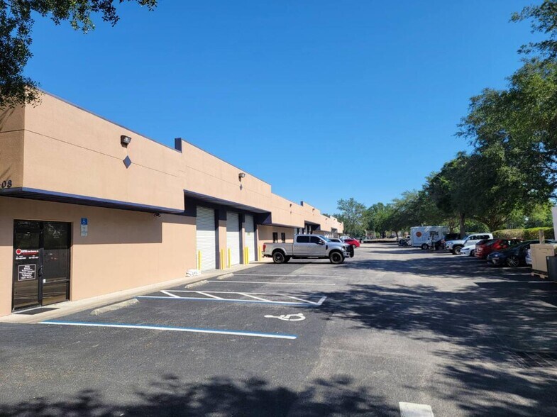 More Photos Of 1424 Hamlin Ave, Saint Cloud Unknown For Lease