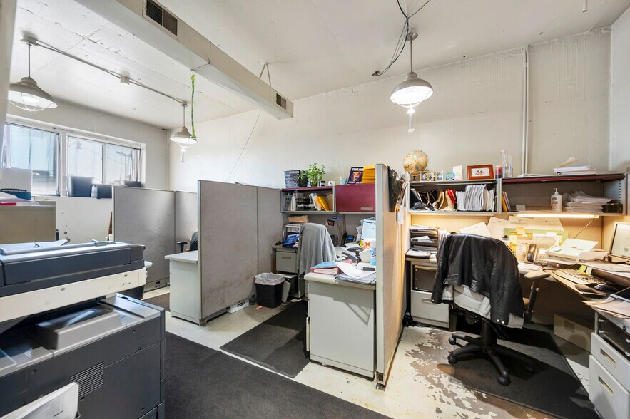 More Photos Of 1905 Brentwood Rd NE, Washington Warehouse For Lease