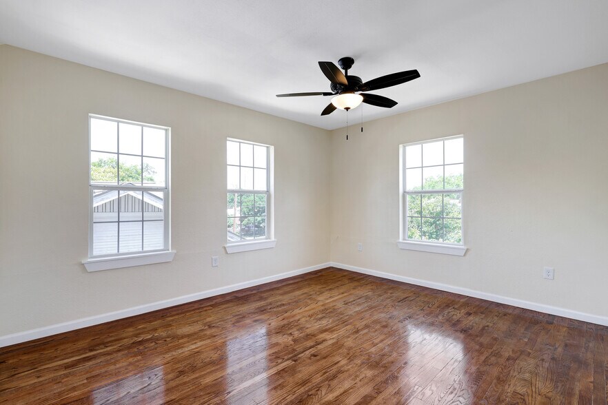 More Photos Of 834 W Russell Pl, San Antonio Apartments For Sale