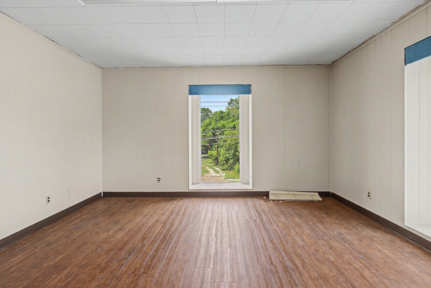 More Photos Of 1117 10th St, Huntsville Office For Lease