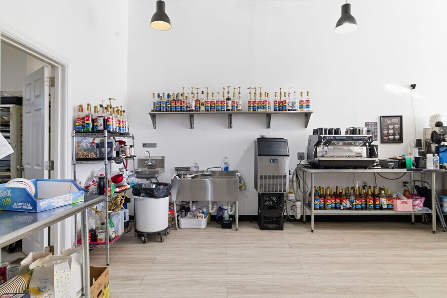 More Photos Of 1219 Merchant St, Ambridge Flex For Sale