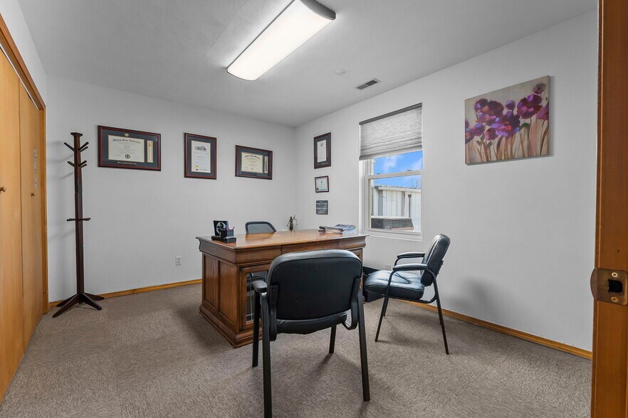 More Photos Of 407 W Saint Joseph St, Perryville Office For Sale