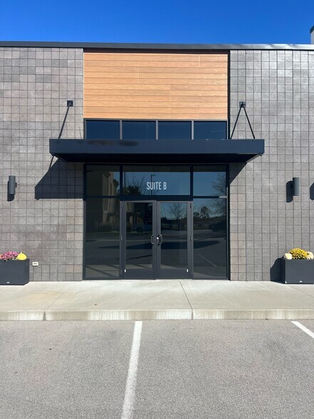 More Photos Of 2337 Nicholas Ct, Seymour Office For Sale