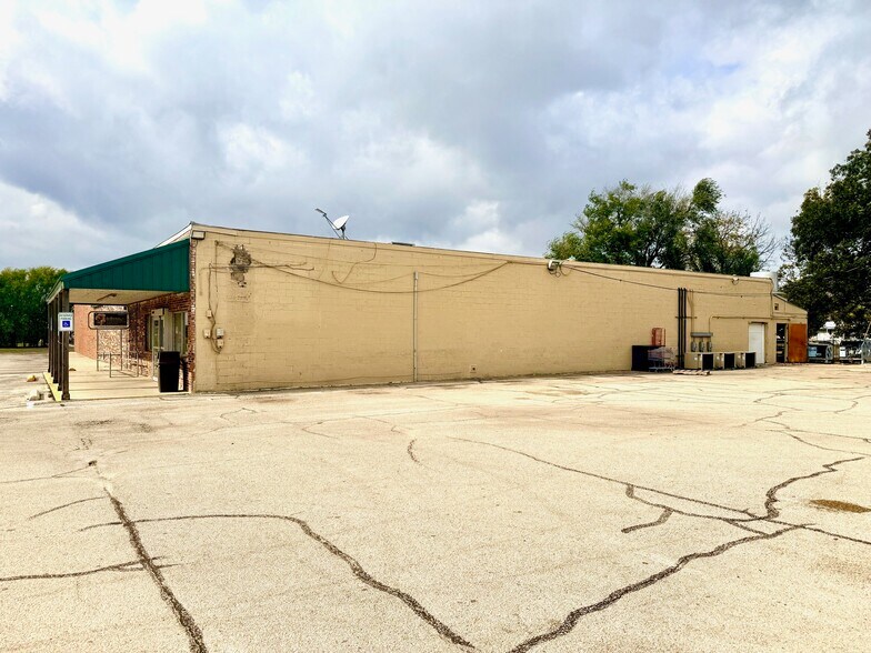 More Photos Of 104 W State Highway 162, Clarkton Supermarket For Sale